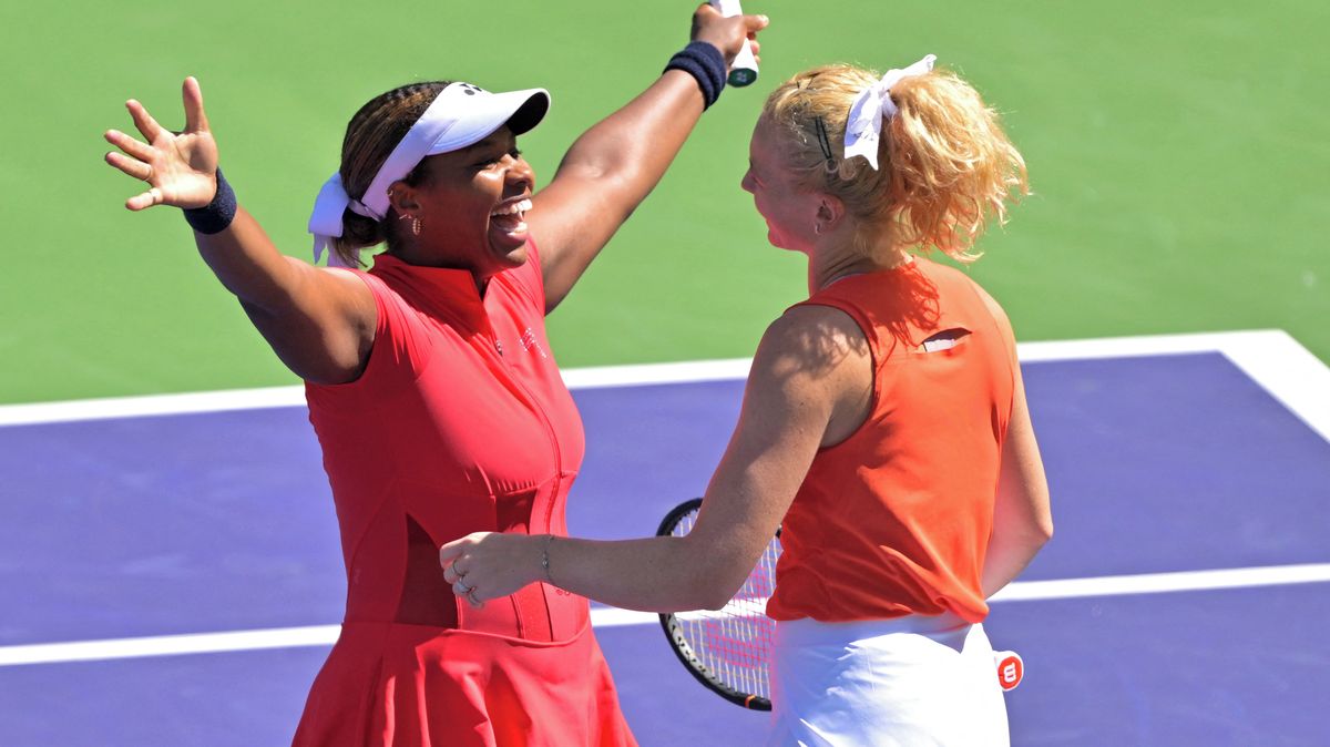 Velké gesto Siniakové. Zvládneme to pro tvého syna, uklidnila plakající parťačku